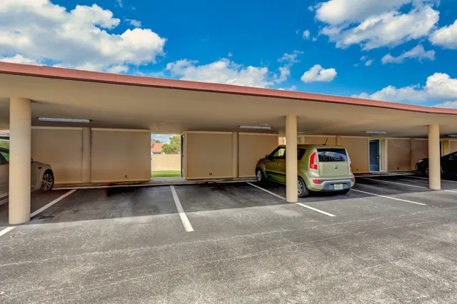 $2,500 | 5390 Woodland Lakes Drive, Unit 102, Palm Beach Gardens, FL 33418