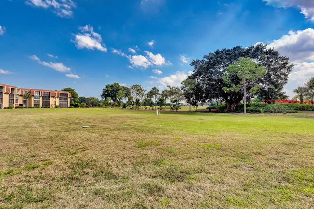 a view of a tennis court