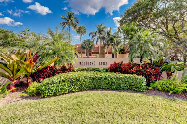 $2,500 | 5390 Woodland Lakes Drive, Unit 102, Palm Beach Gardens, FL 33418