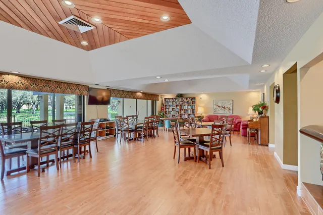 $2,500 | 5390 Woodland Lakes Drive, Unit 102, Palm Beach Gardens, FL 33418