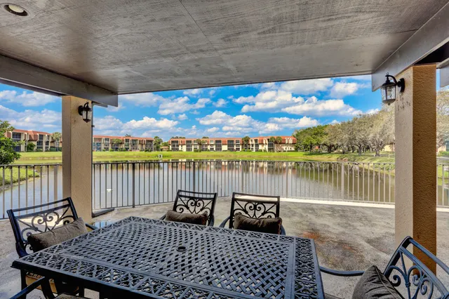 $2,500 | 5390 Woodland Lakes Drive, Unit 102, Palm Beach Gardens, FL 33418