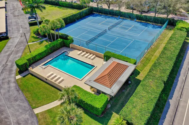 $2,500 | 5390 Woodland Lakes Drive, Unit 102, Palm Beach Gardens, FL 33418