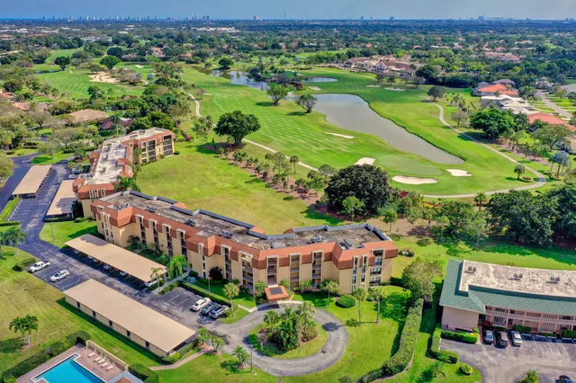 $2,950 | 5390 Woodland Lakes Drive, Unit 102, Palm Beach Gardens, FL 33418