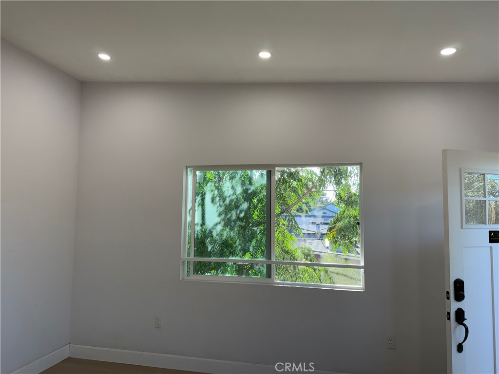 7035 1/2 Rhea Reseda, CA 91335 - Photo 9 of 24 Gallery Image 9
