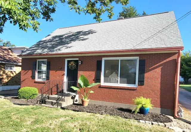 $179,000 | 1325 Locust Street, Quincy, IL 62301