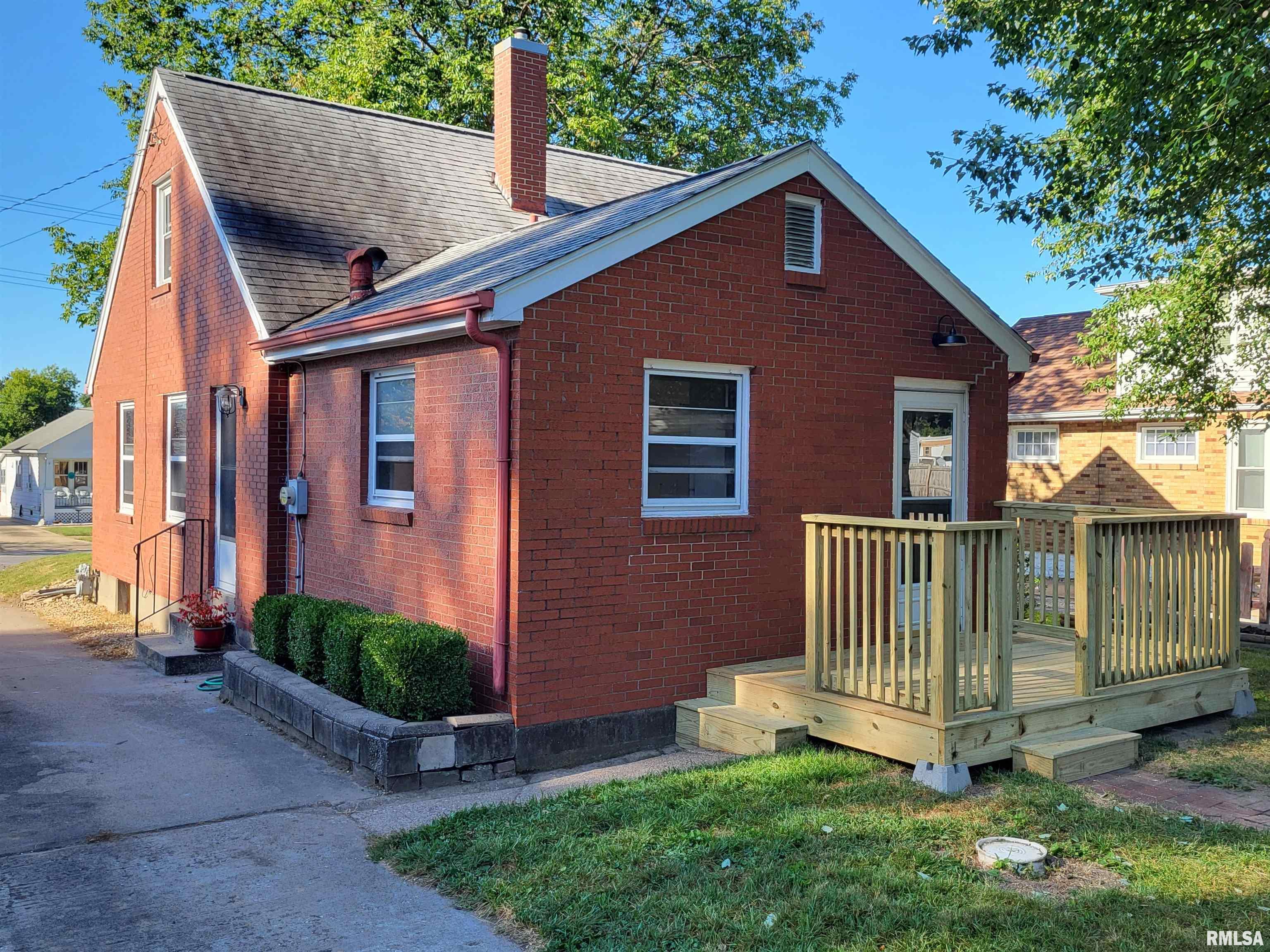 1325 Locust Street Quincy, IL 62301 - Photo 2 of 23