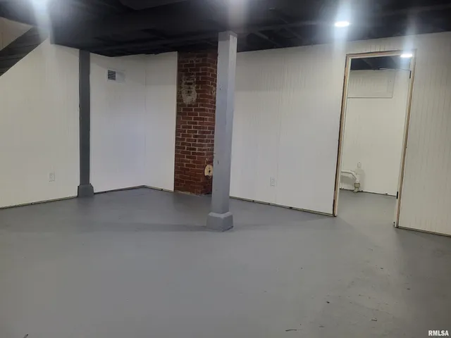 $179,000 | 1325 Locust Street, Quincy, IL 62301