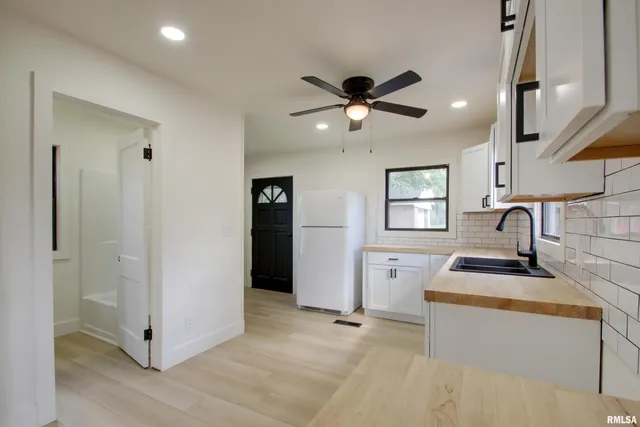 $179,000 | 1325 Locust Street, Quincy, IL 62301