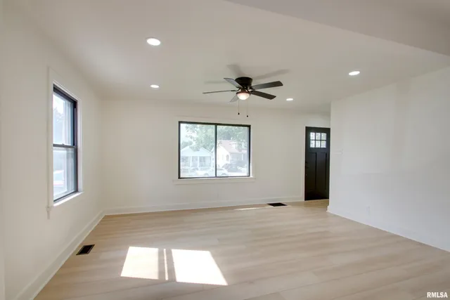 $179,000 | 1325 Locust Street, Quincy, IL 62301