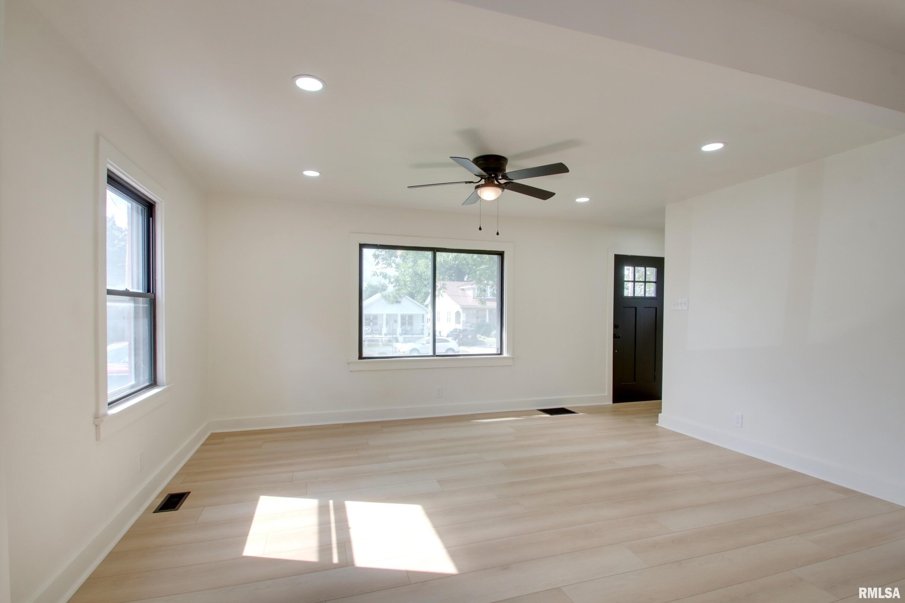 1325 Locust Street Quincy, IL 62301 - Photo 7 of 23