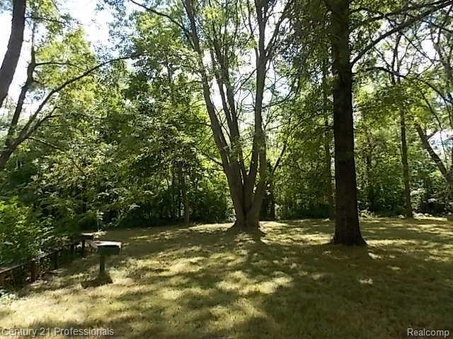1990 Cameron Road Allenton, MI 48002 - Photo 17 of 18 Park-like Setting