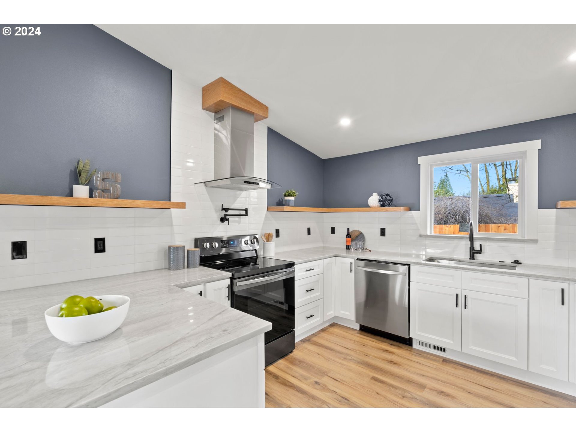 7501 Southwest Taylors Ferry Road Tigard, OR 97223 - Photo 11 of 24 Gallery Image 11