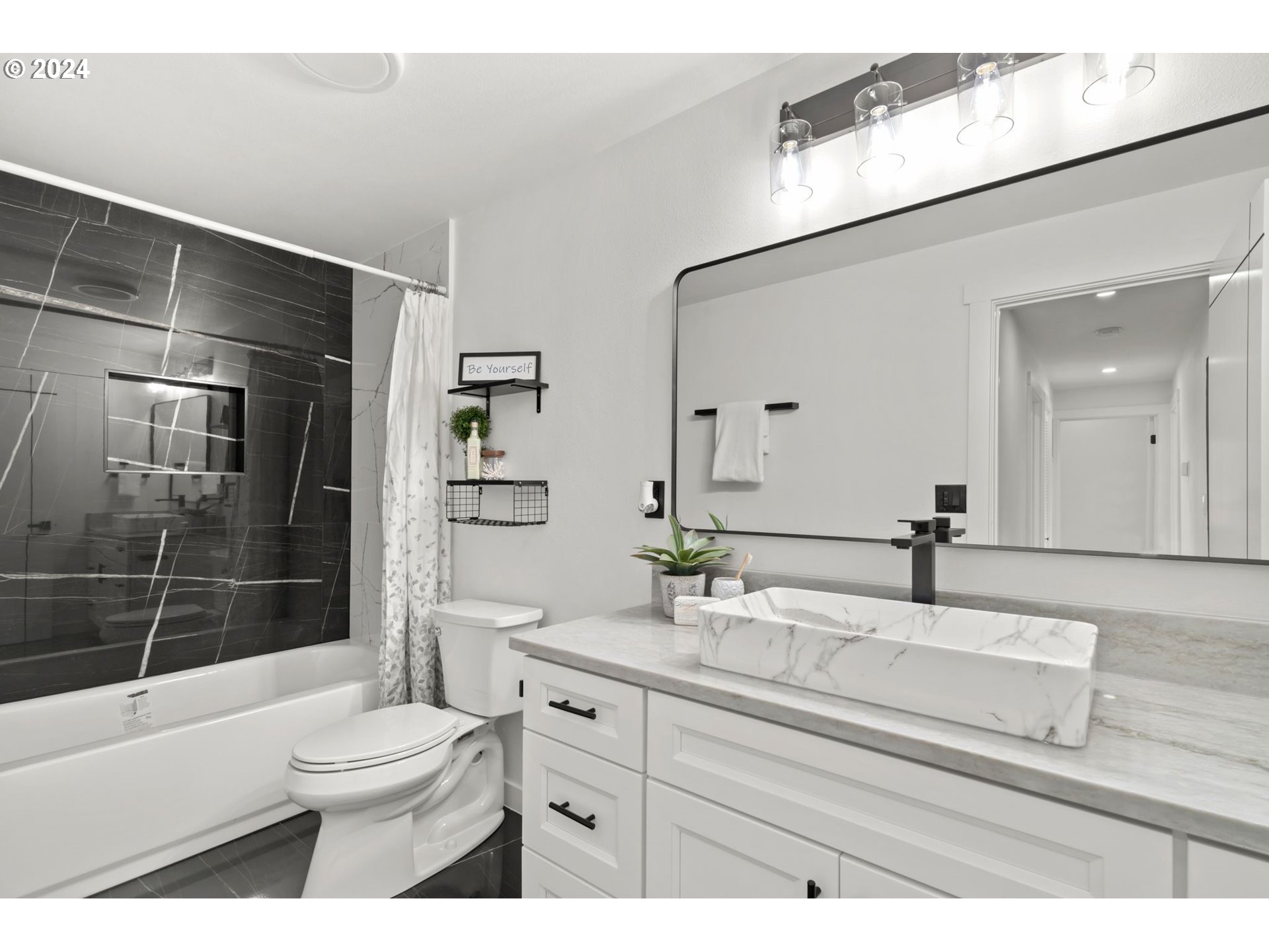 7501 Southwest Taylors Ferry Road Tigard, OR 97223 - Photo 15 of 24 Gallery Image 15