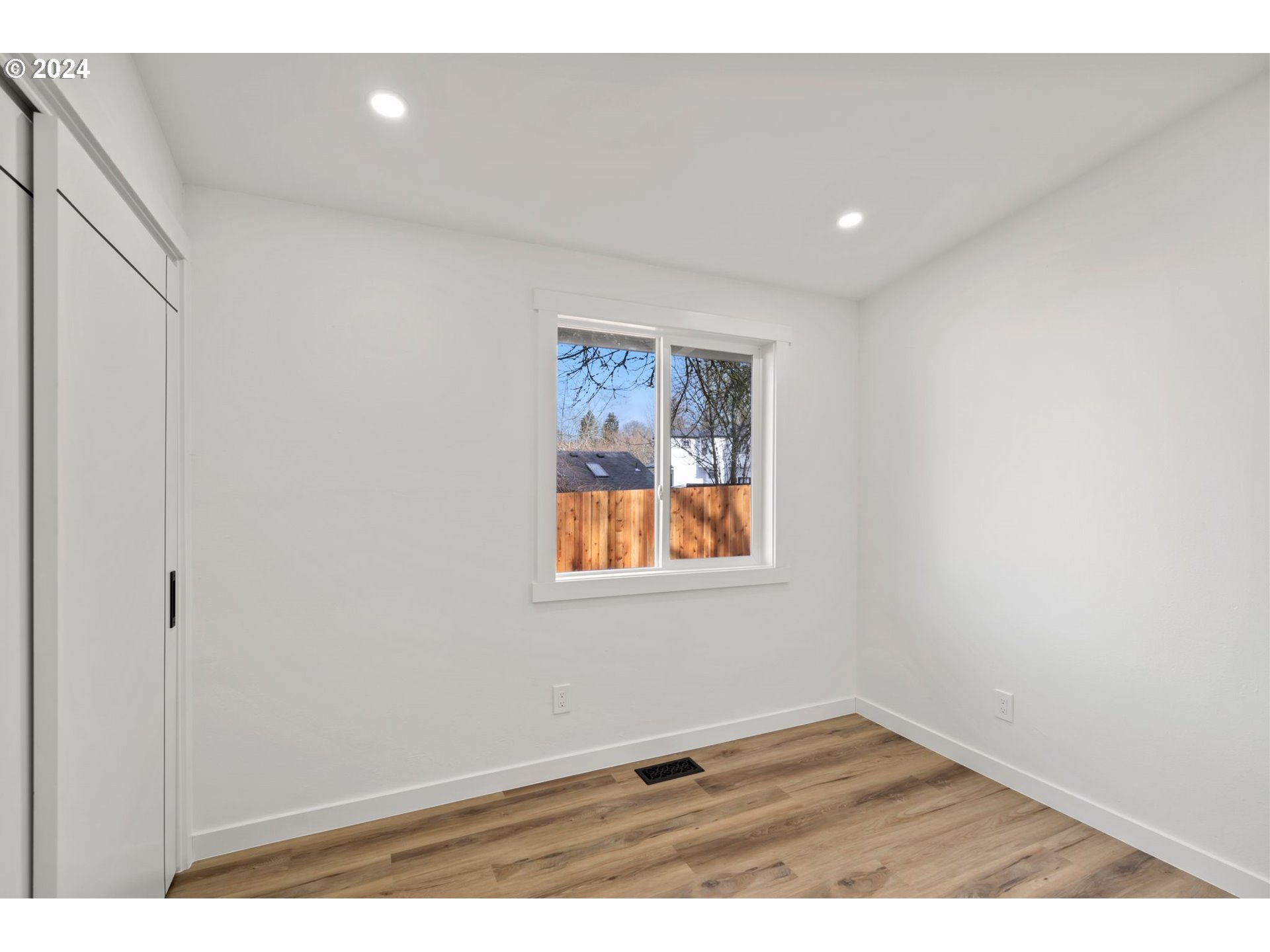 7501 Southwest Taylors Ferry Road Tigard, OR 97223 - Photo 16 of 24 Gallery Image 16