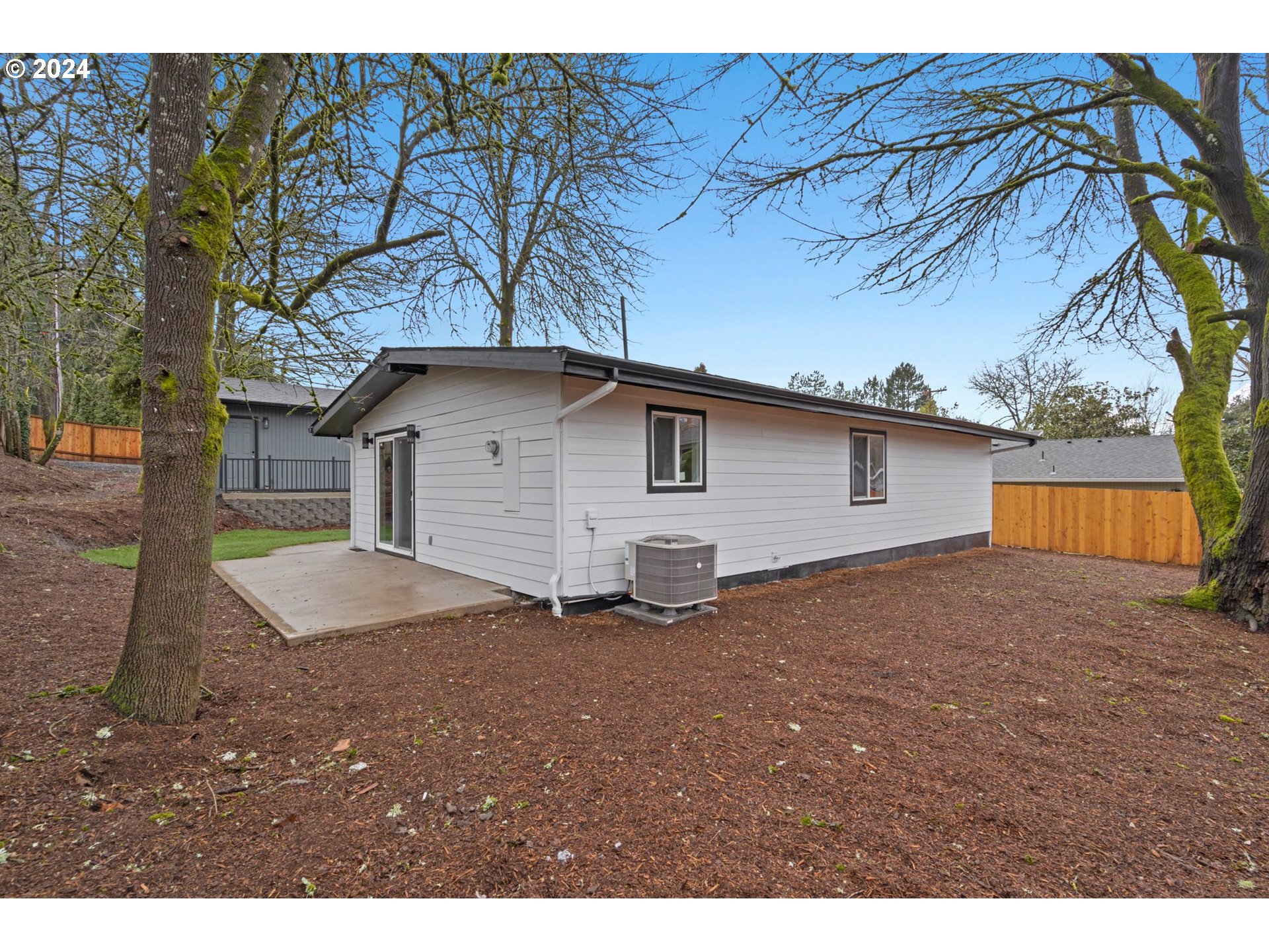7501 Southwest Taylors Ferry Road Tigard, OR 97223 - Photo 21 of 24 Gallery Image 21