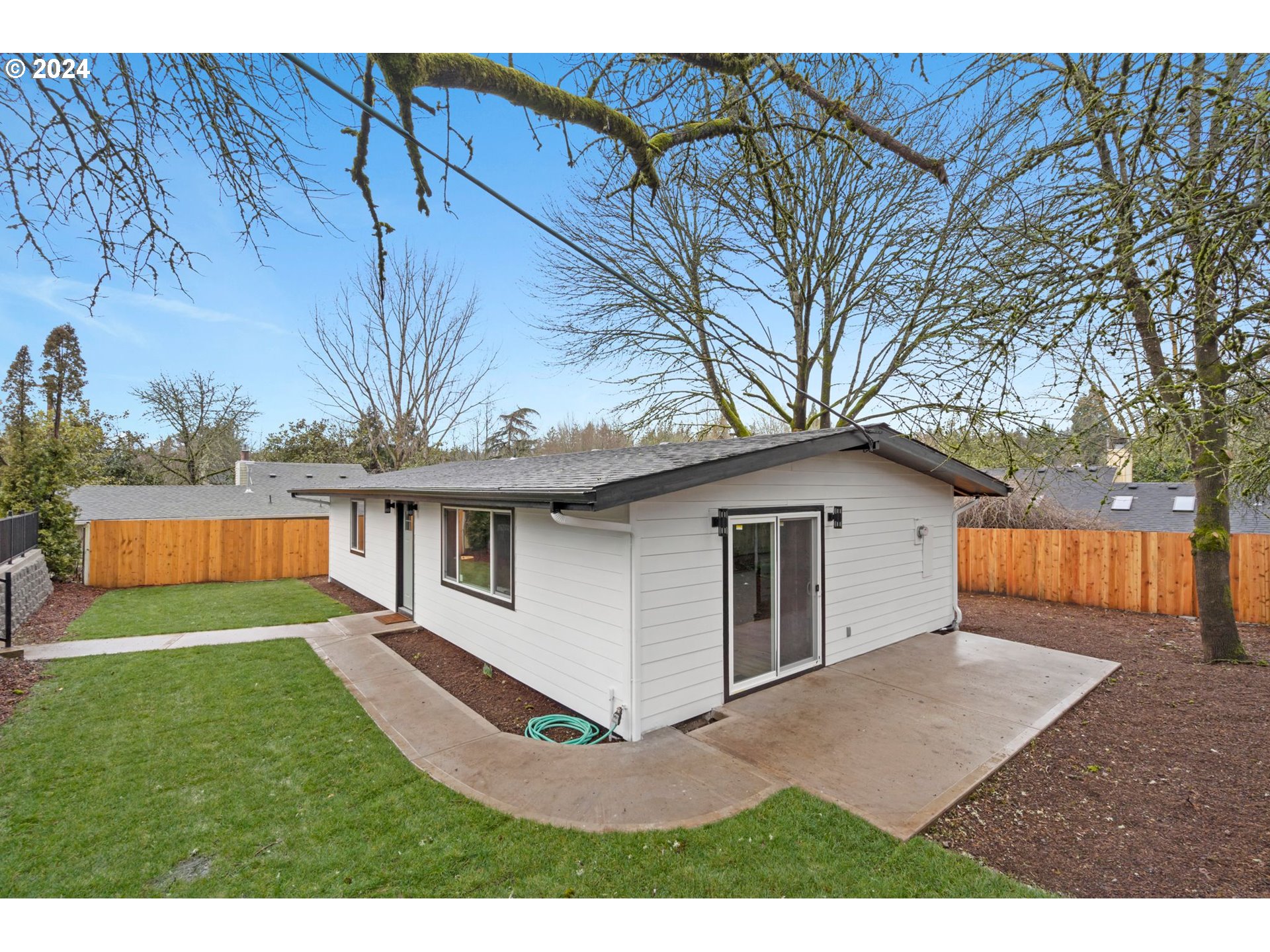 7501 Southwest Taylors Ferry Road Tigard, OR 97223 - Photo 4 of 24 Gallery Image 4
