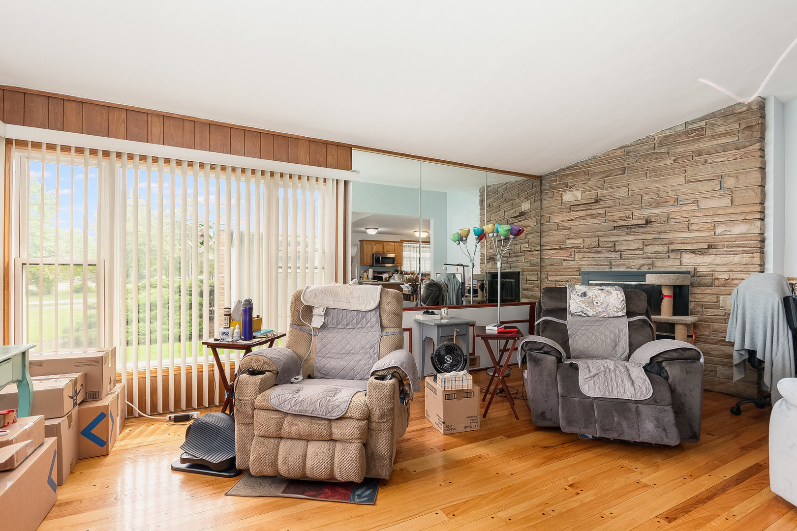 555 West St Charles Road Lombard, IL 60148 - Photo 3 of 25 Gallery Image 3