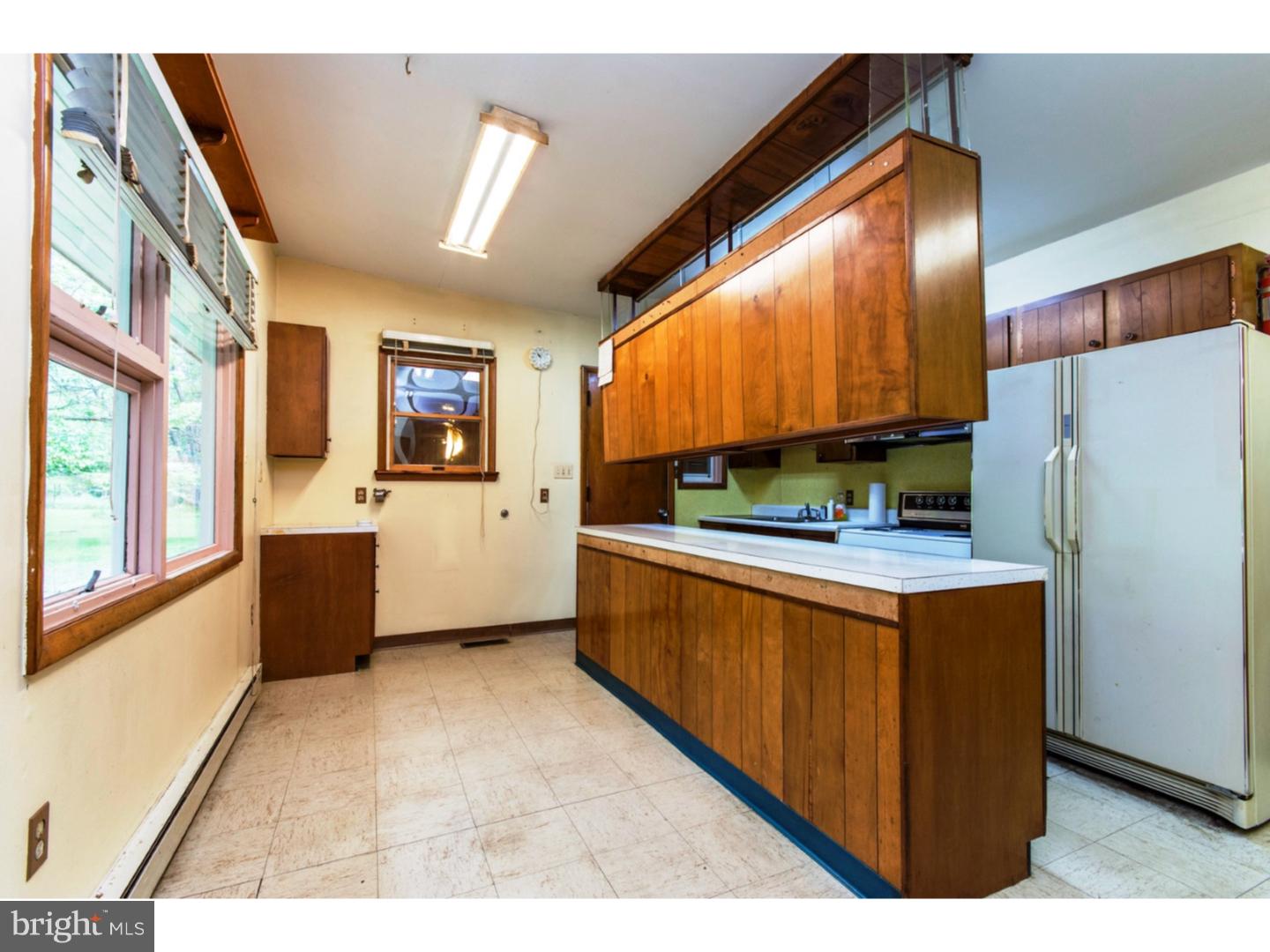 1775 Meadow Road Southampton, PA 18966 - Photo 3 of 25 Gallery Image 3