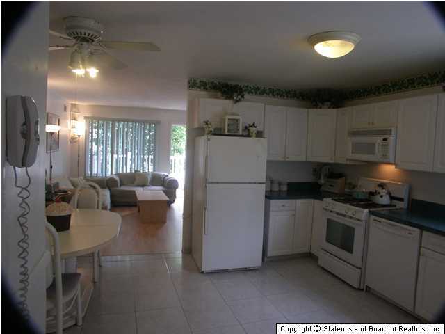 84 Seguine Loop Staten Island, NY 10309 - Photo 3 of 9 Additional Photo