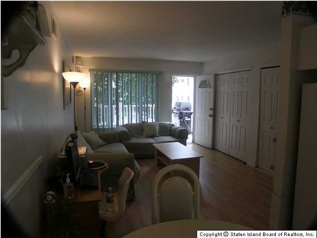 84 Seguine Loop Staten Island, NY 10309 - Photo 5 of 9 Additional Photo