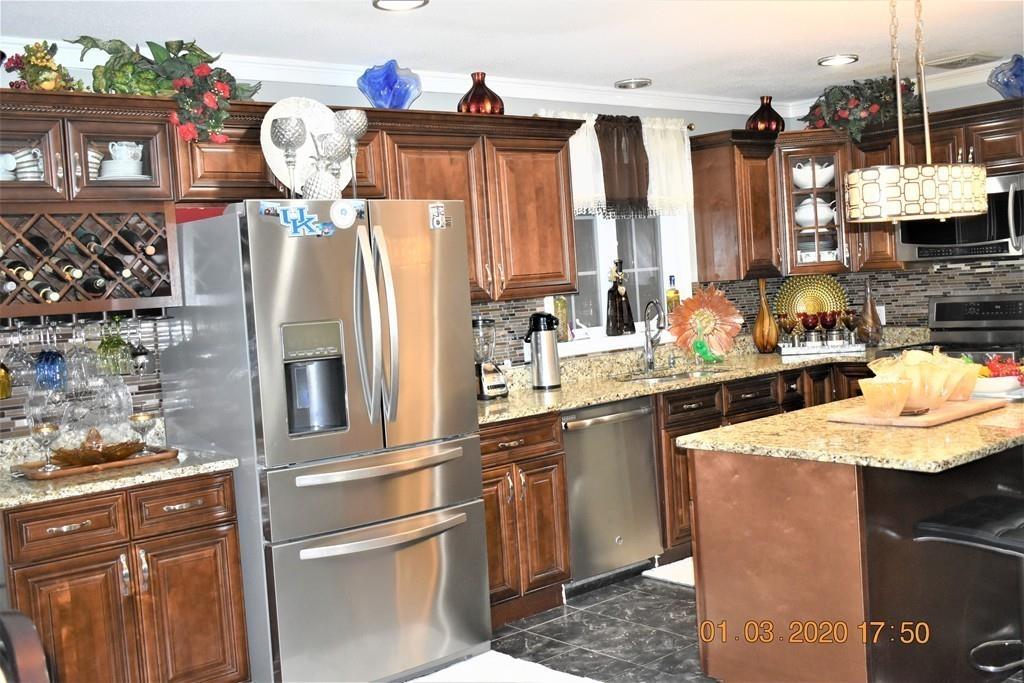 27 Aberdeen Road Springfield, MA 01109 - Photo 15 of 28