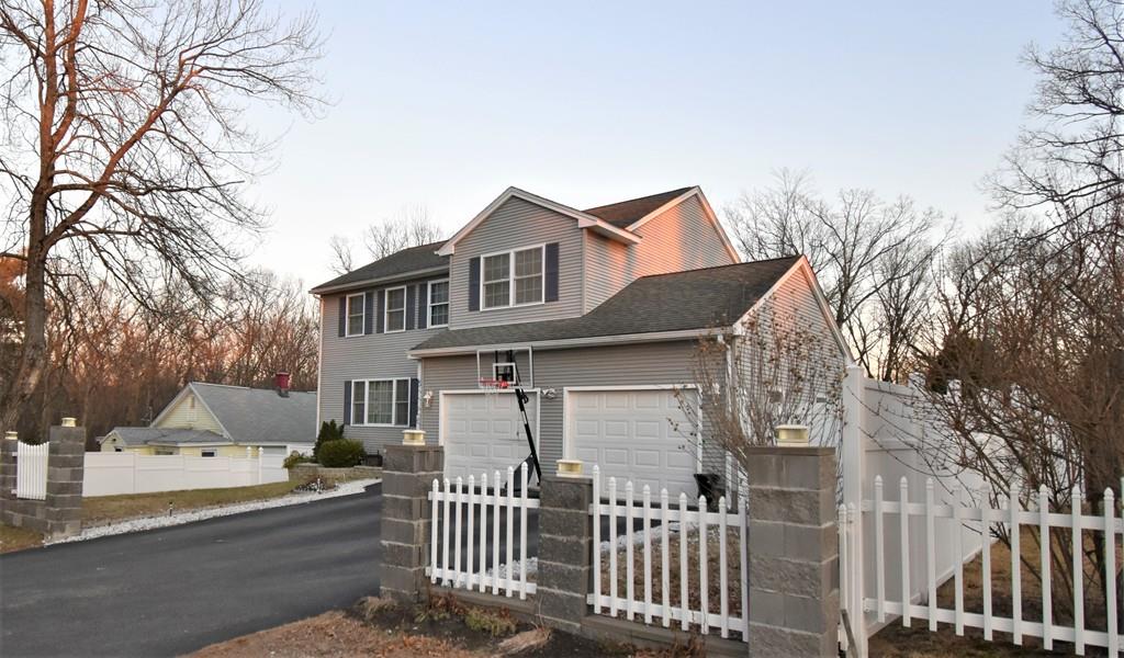 27 Aberdeen Road Springfield, MA 01109 - Photo 2 of 28