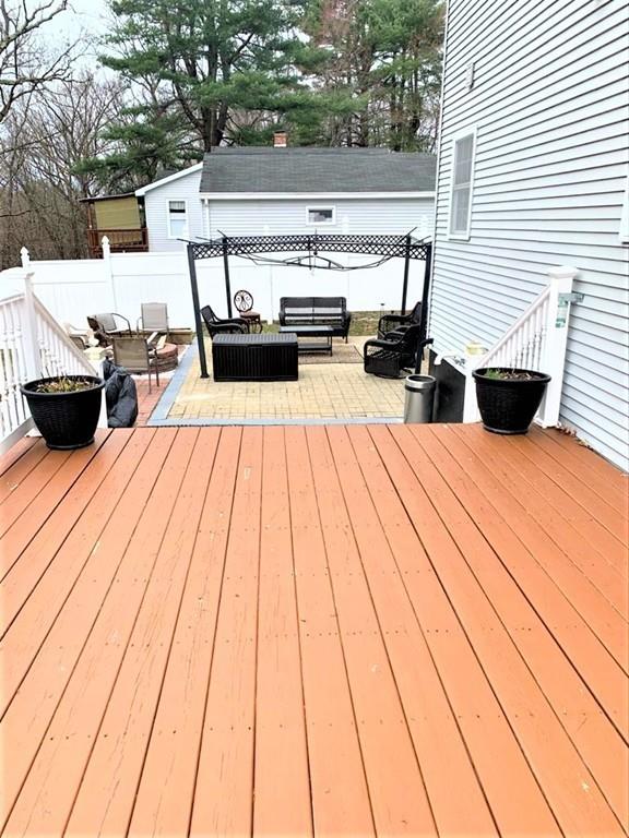 27 Aberdeen Road Springfield, MA 01109 - Photo 4 of 28