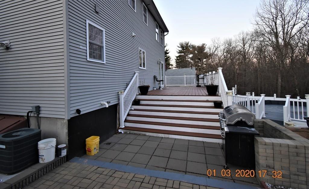 27 Aberdeen Road Springfield, MA 01109 - Photo 8 of 28
