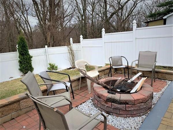 27 Aberdeen Road Springfield, MA 01109 - Photo 9 of 28
