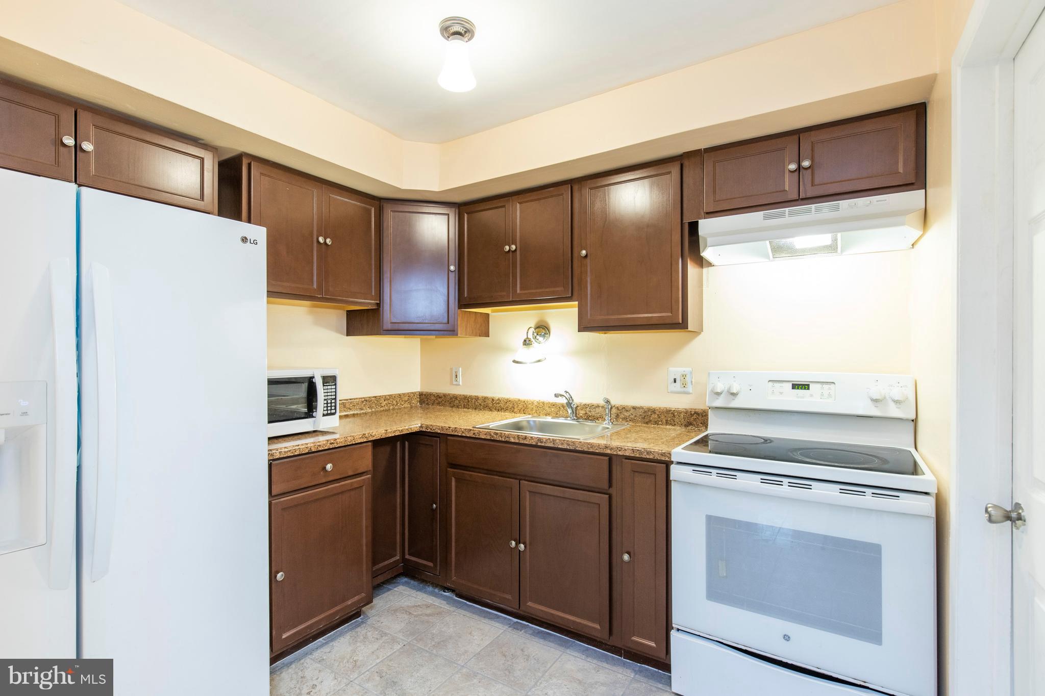 207 Walnut Hill Road, Unit B8 West Chester, PA 19382 - Photo 3 of 18 Gallery Image 3