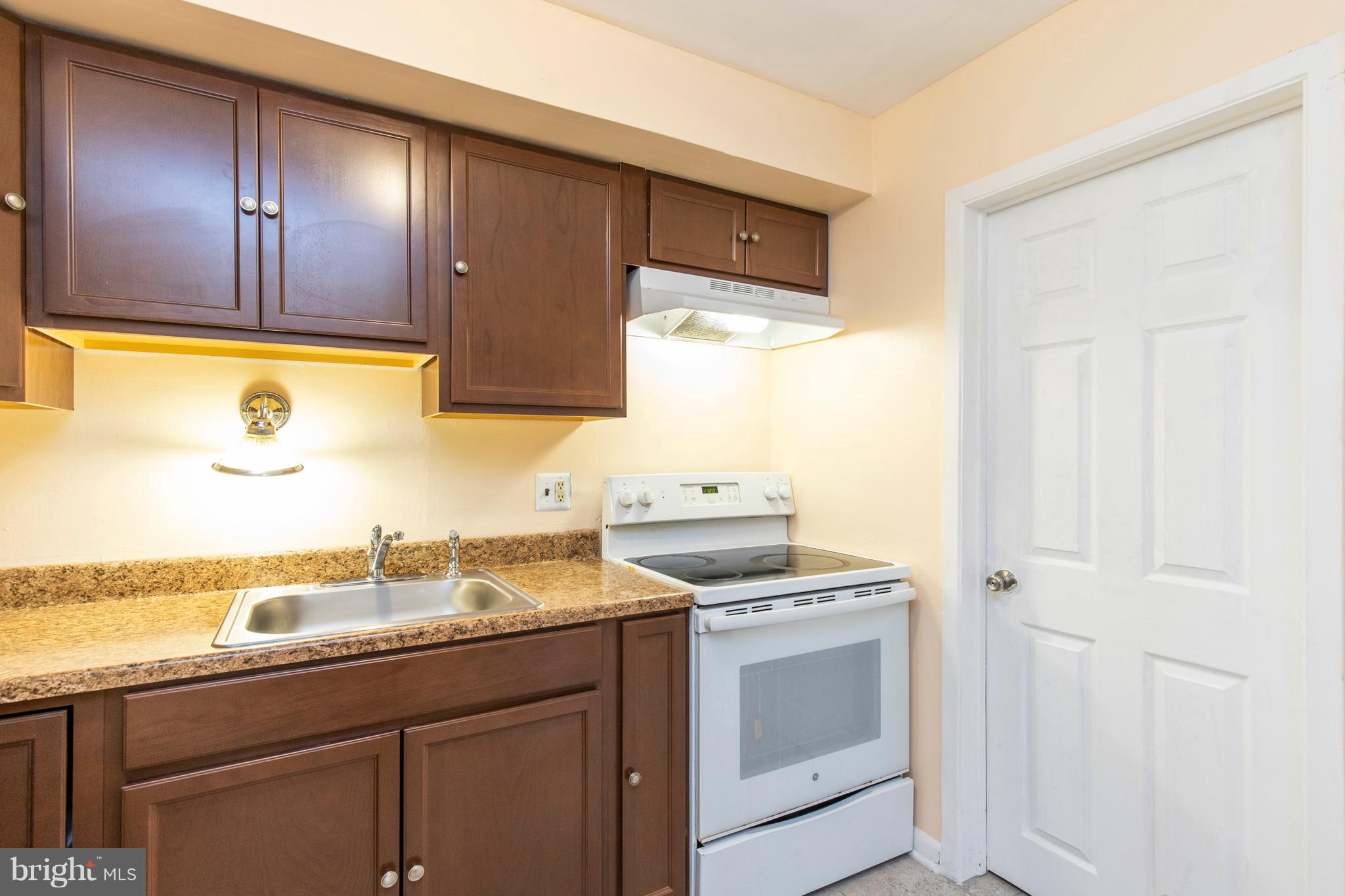 207 Walnut Hill Road, Unit B8 West Chester, PA 19382 - Photo 5 of 18 Gallery Image 5