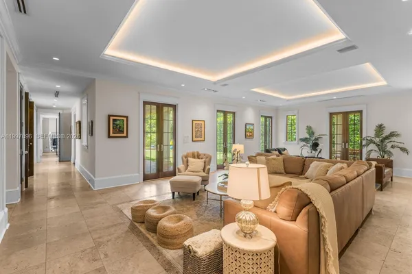 $6,950,000 | 685 Harbor Lane, Key Biscayne, FL 33149