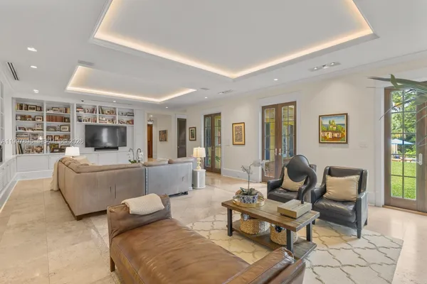 $6,950,000 | 685 Harbor Lane, Key Biscayne, FL 33149