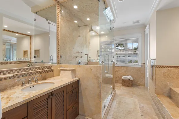 $6,950,000 | 685 Harbor Lane, Key Biscayne, FL 33149