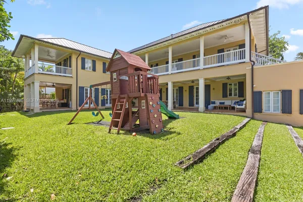 $6,950,000 | 685 Harbor Lane, Key Biscayne, FL 33149