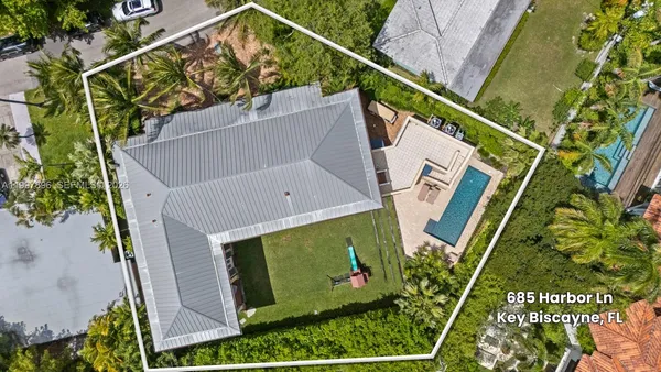$6,950,000 | 685 Harbor Lane, Key Biscayne, FL 33149