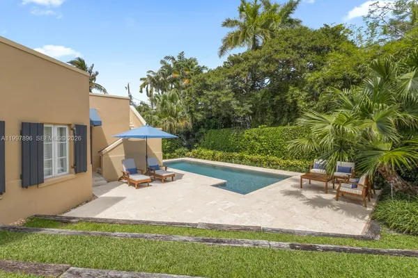 $6,950,000 | 685 Harbor Lane, Key Biscayne, FL 33149