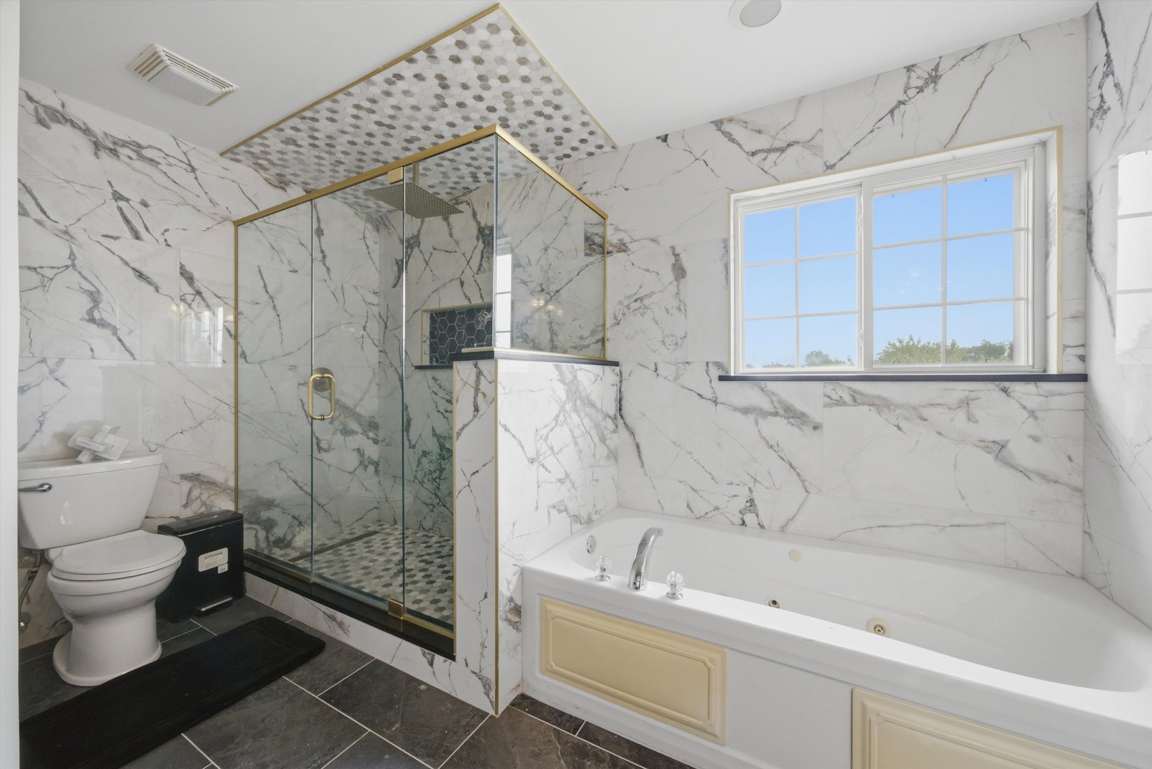 2555 Cobblestone Court Morris, IL 60450 - Photo 14 of 27