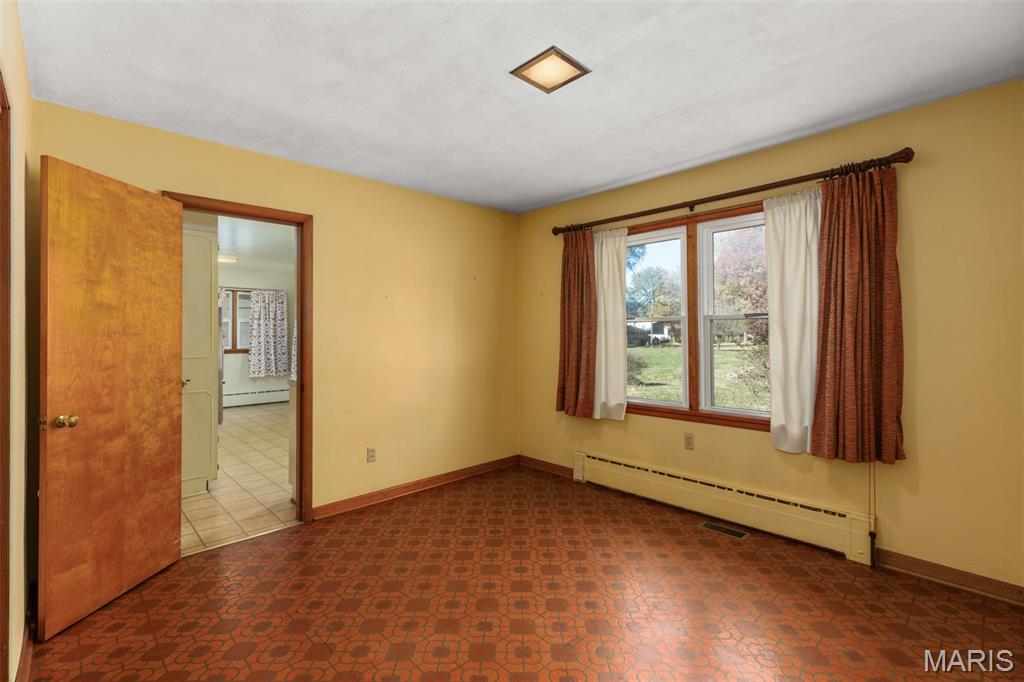 1015 East Clark Street Litchfield, IL 62056 - Photo 14 of 35