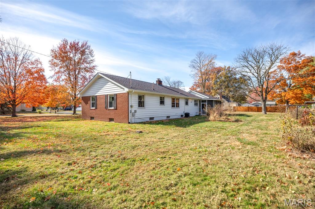 1015 East Clark Street Litchfield, IL 62056 - Photo 32 of 35