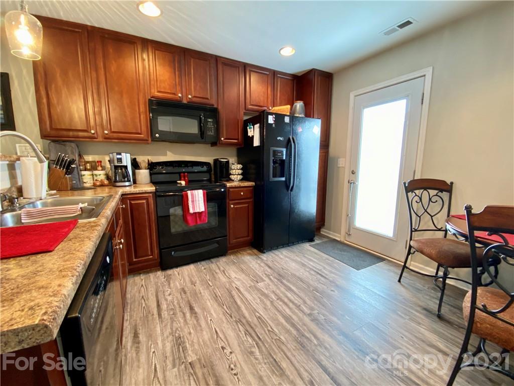 190 Haw River Road Fletcher, NC 28732 - Photo 14 of 32