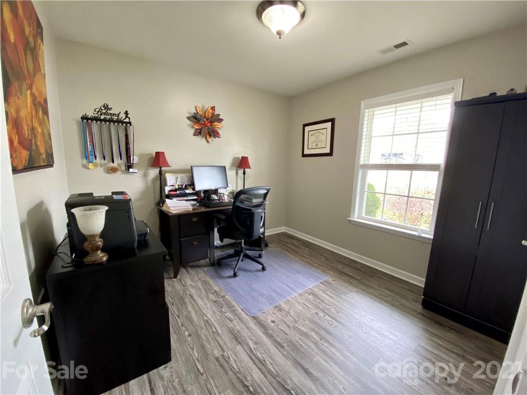 190 Haw River Road Fletcher, NC 28732 - Photo 8 of 32