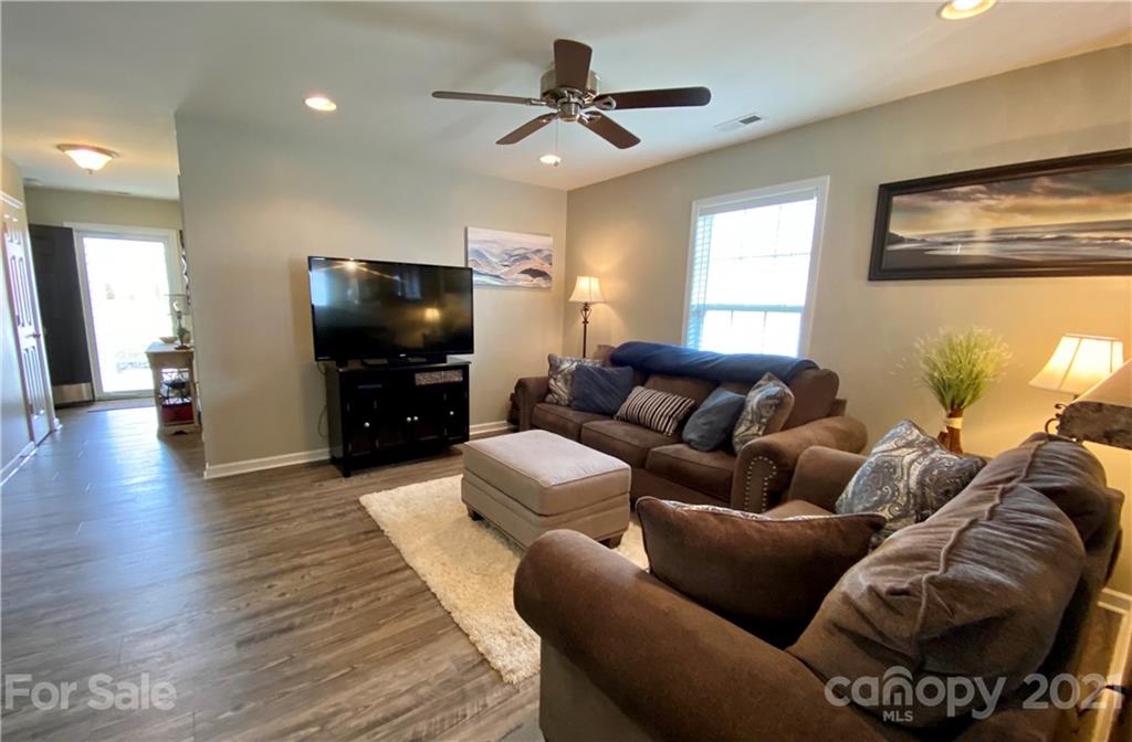 190 Haw River Road Fletcher, NC 28732 - Photo 9 of 32