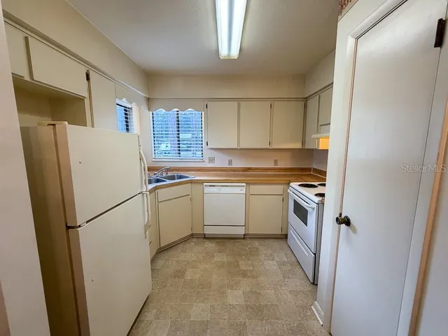 $1,300 | 4190 Northwest 85th Place, Gainesville, FL 32653