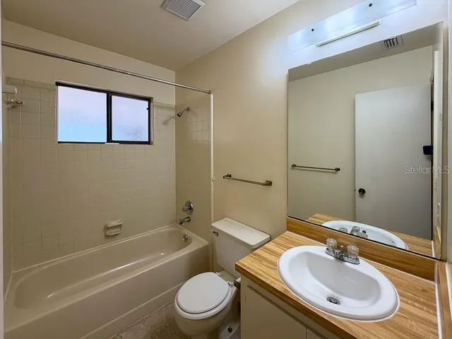 $1,300 | 4190 Northwest 85th Place, Gainesville, FL 32653