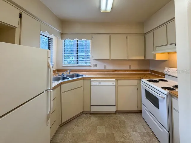 $1,300 | 4190 Northwest 85th Place, Gainesville, FL 32653