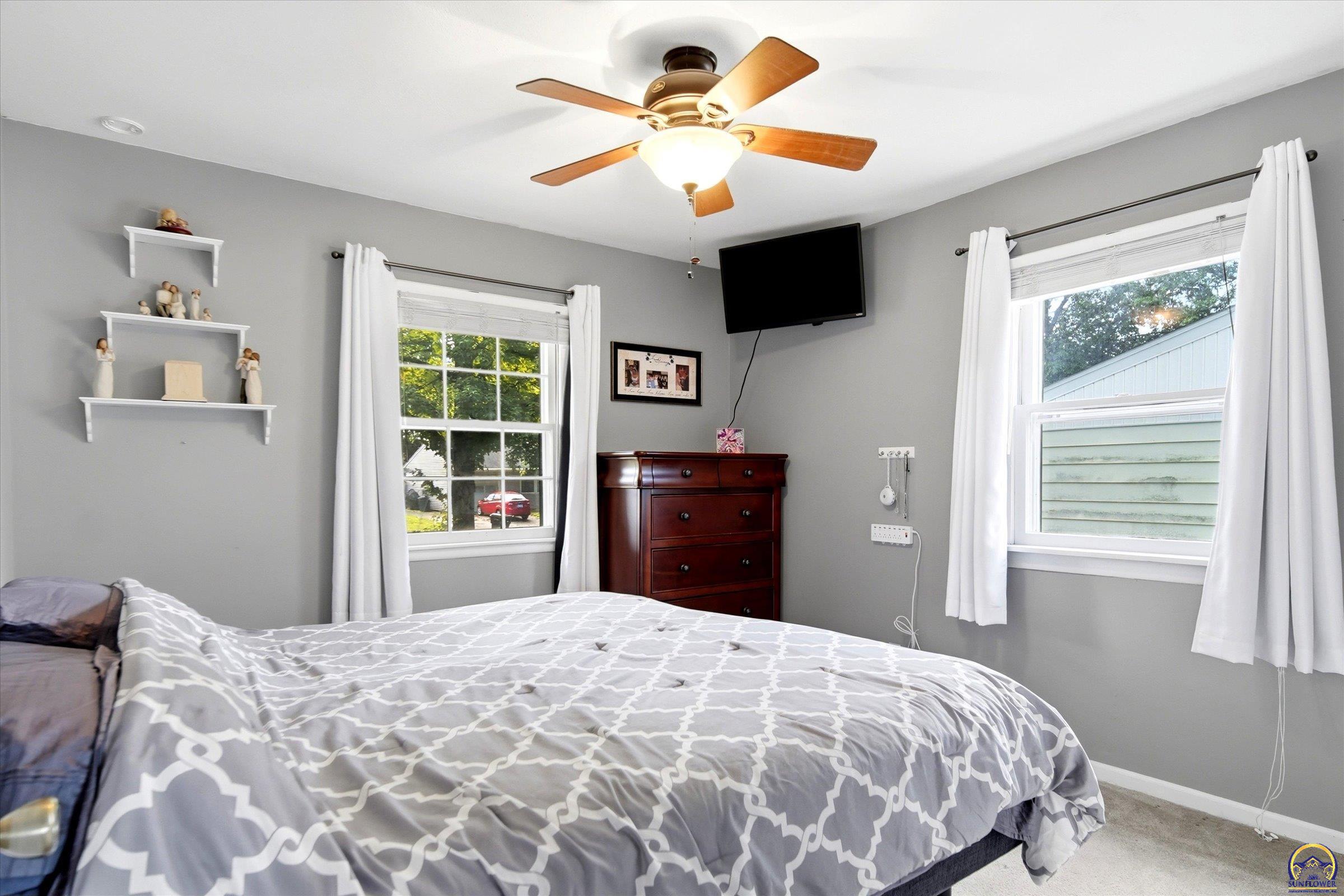 2543 Southwest Kent Street Topeka, KS 66614 - Photo 18 of 38