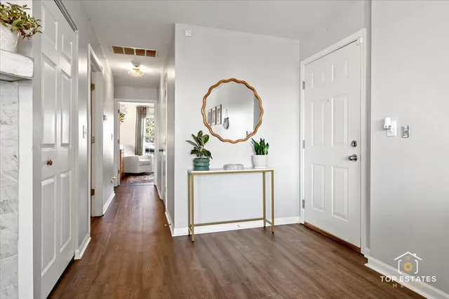 $225,000 | 310 Buckingham Circle, Unit B, Elgin, IL 60120