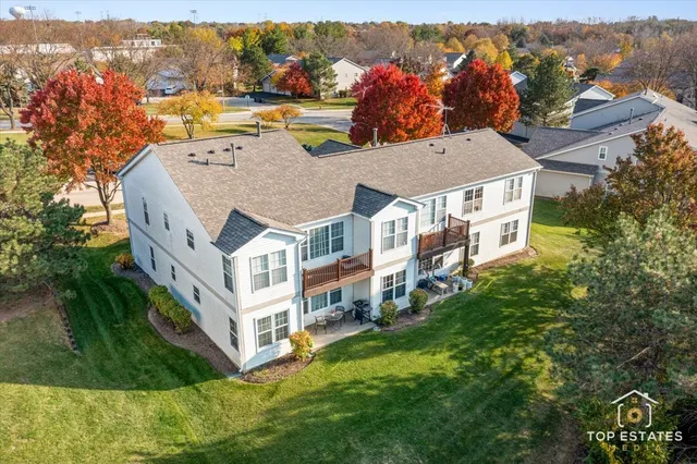 $225,000 | 310 Buckingham Circle, Unit B, Elgin, IL 60120