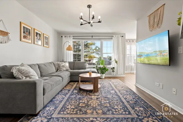 $225,000 | 310 Buckingham Circle, Unit B, Elgin, IL 60120